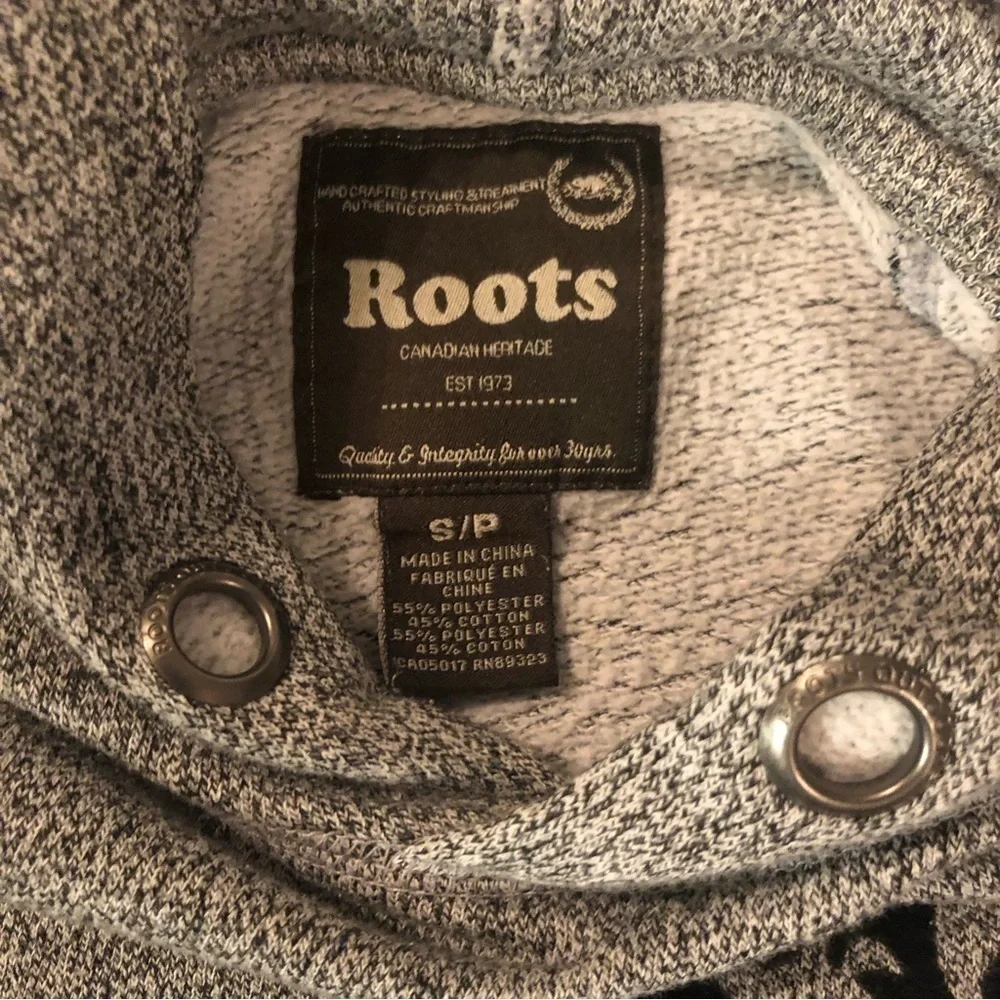 Grey Roots Logo Hoodie Size Small - Picture 3 of 5